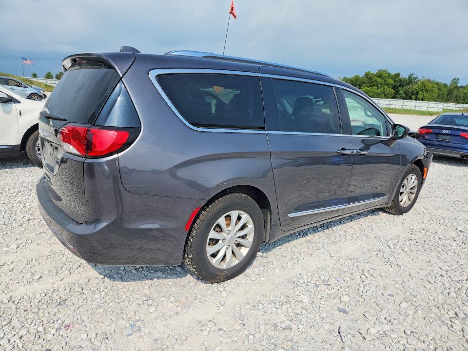 Photo 3 from auction – 2019 CHRYSLER PACIFICA with VIN 2C4RC1BG6KR554148