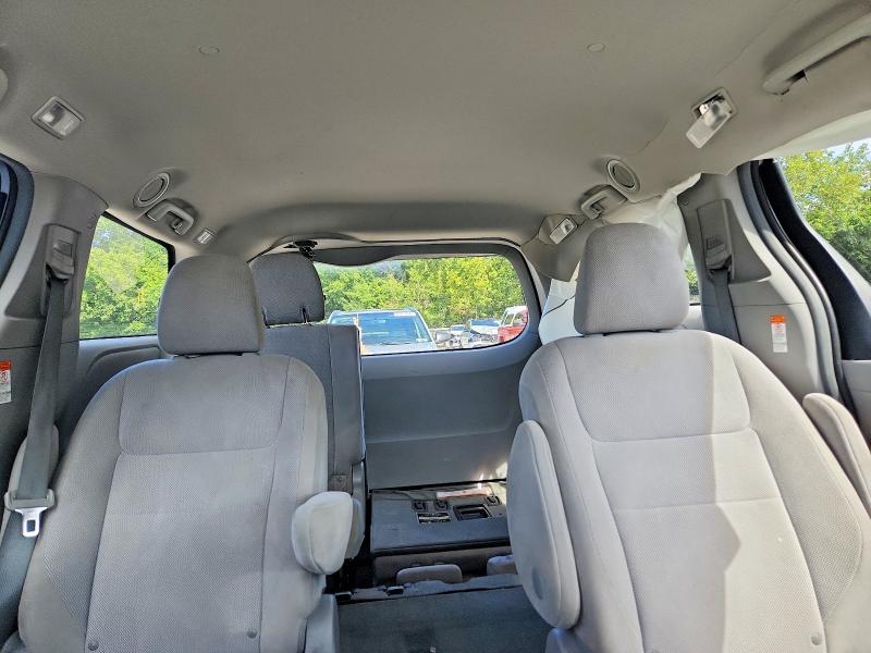 Photo 10 from auction – 2017 TOYOTA SIENNA with VIN 5TDZZ3DC7HS838750