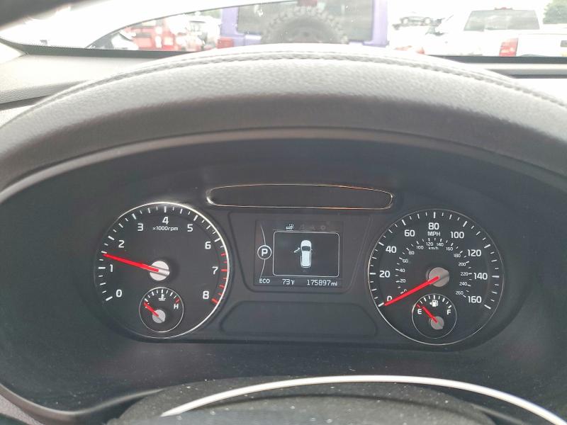 Photo 9 from auction – 2016 KIA SORENTO with VIN 5XYPGDA30GG029657