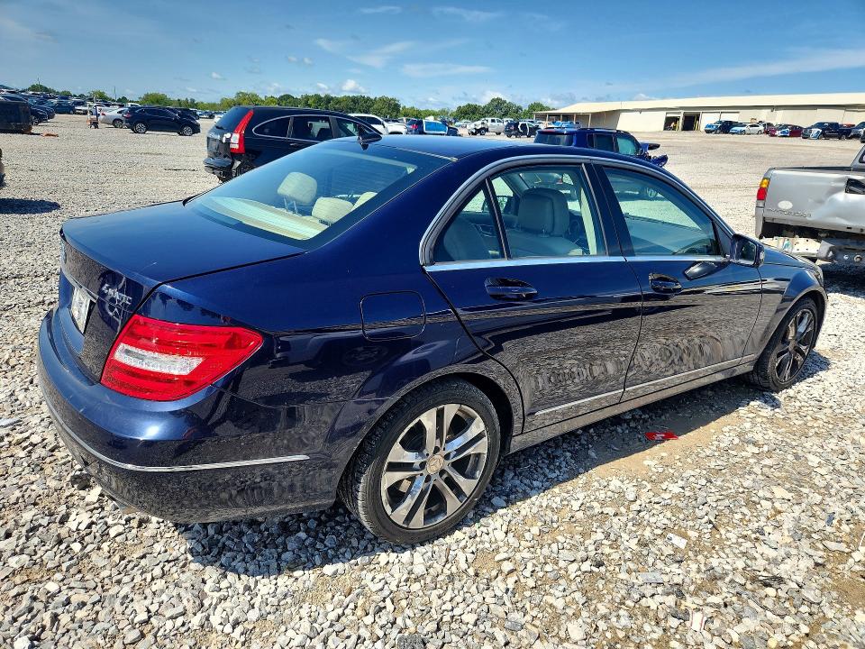 Photo 3 from auction – 2013 MERCEDES-BENZ C with VIN WDDGF8AB9DG153197