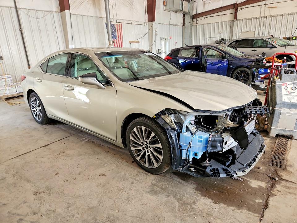 Photo 4 from auction – 2021 LEXUS ES 250 with VIN 58AD11D18MU006297