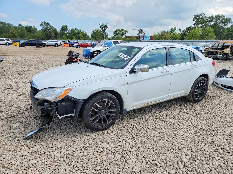 CHRYSLER 200 2013 with VIN 1C3CCBAB0DN671388 - Photo from auction