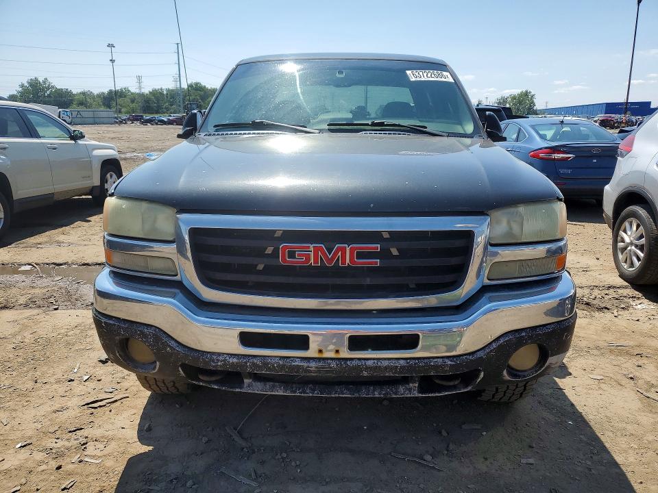 Photo 5 from auction – 2005 GMC NEW SIERRA with VIN 2GTEK13T551145204