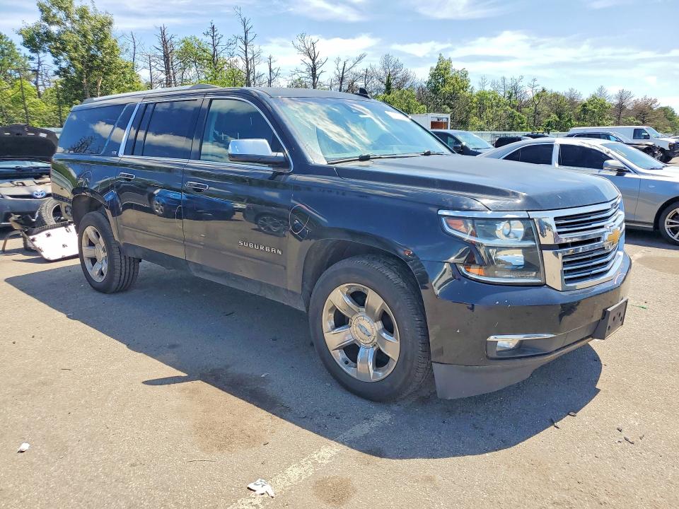 Photo 4 from auction – 2016 CHEVROLET SUBURBAN with VIN 1GNSKJKC1GR160952