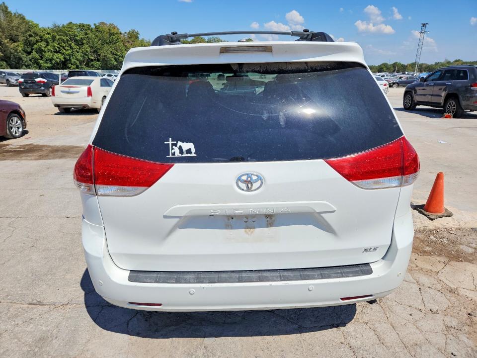 Photo 6 from auction – 2014 TOYOTA SIENNA with VIN 5TDYK3DC0ES473551