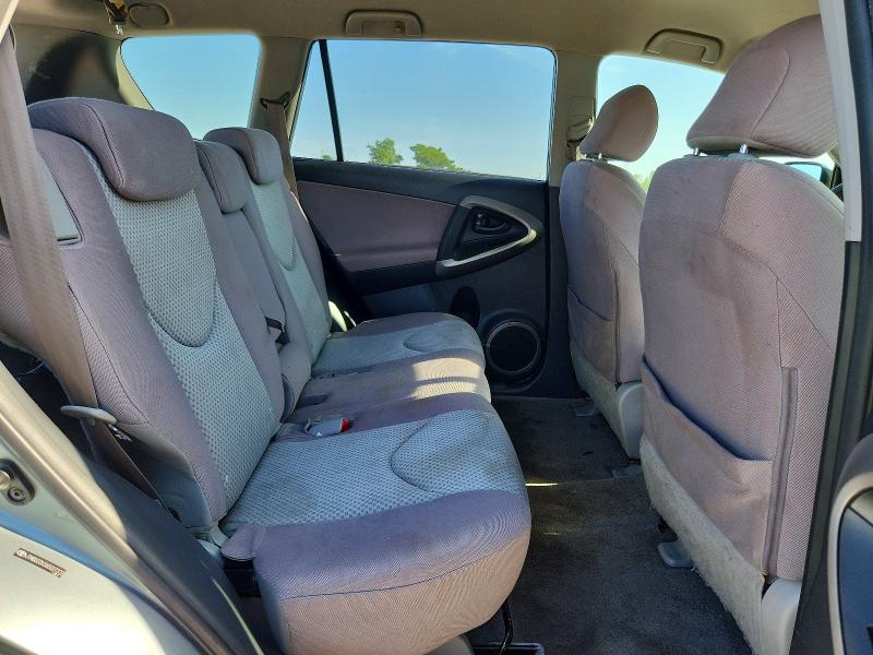 Photo 11 from auction – 2006 TOYOTA RAV4 with VIN JTMBD33V365027372