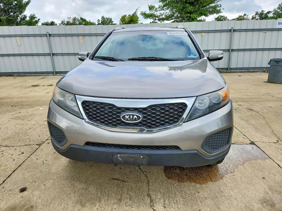 Photo 5 from auction – 2013 KIA SORENTO with VIN 5XYKTDA25DG348772