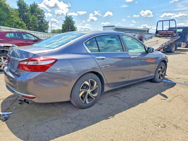 Photo 3 from auction – 2016 HONDA ACCORD with VIN 1HGCR2F32GA024368