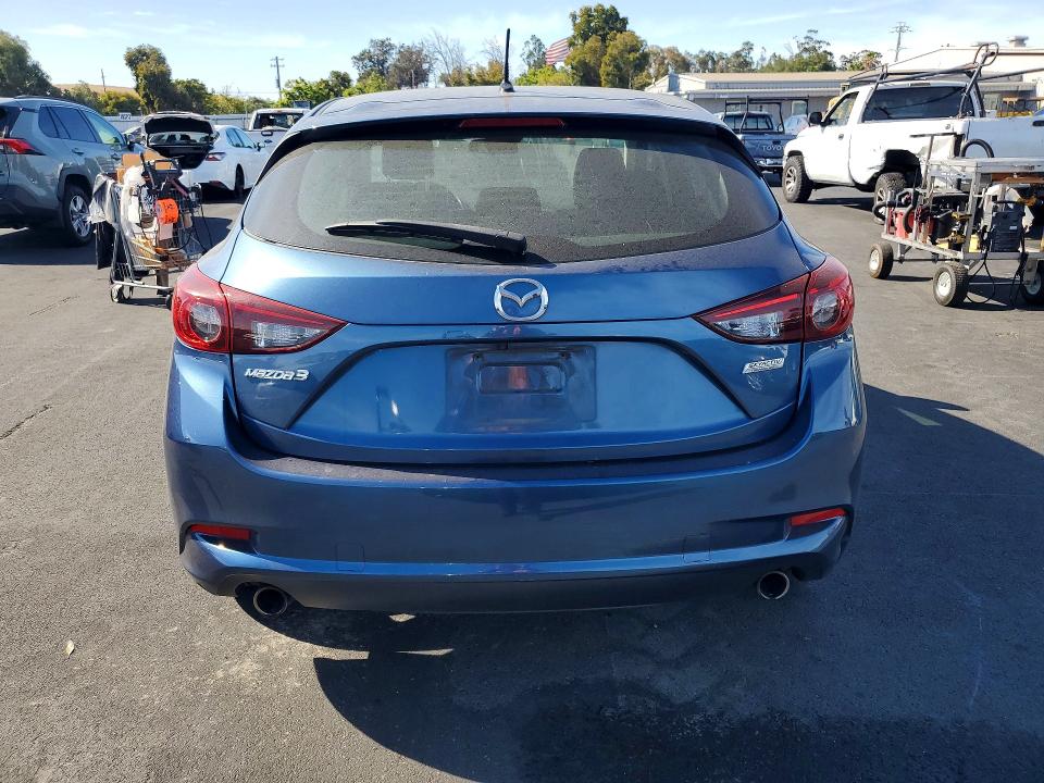Photo 6 from auction – 2018 MAZDA 3 with VIN 3MZBN1L34JM178107