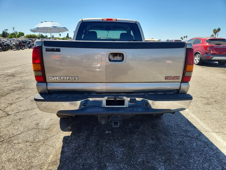 Photo 6 from auction – 2003 GMC SIERRA with VIN 1GTHK29G43E117631