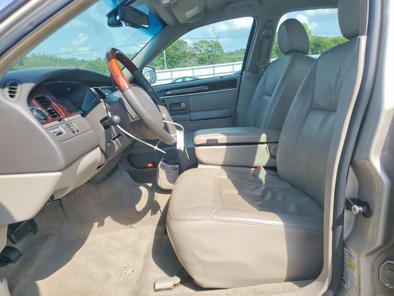 Photo 7 from auction – 2008 LINCOLN TOWN CAR with VIN 2LNHM82V28X659964