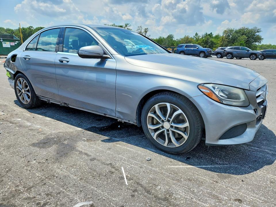 Photo 4 from auction – 2016 MERCEDES-BENZ C with VIN 55SWF4JB3GU127898