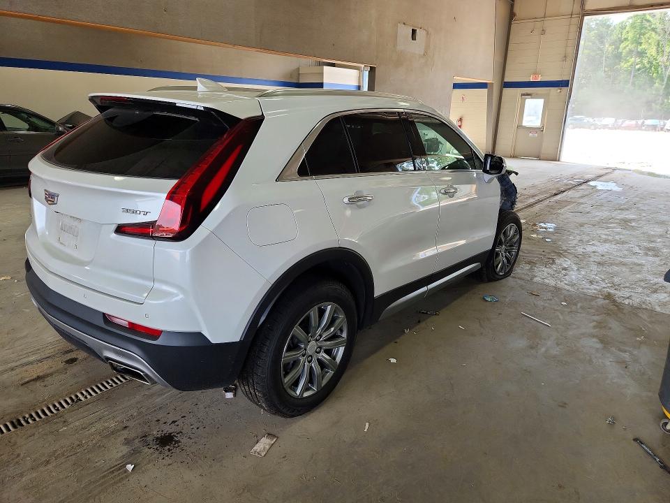 Photo 3 from auction – 2023 CADILLAC XT4 with VIN 1GYFZDR42PF127413
