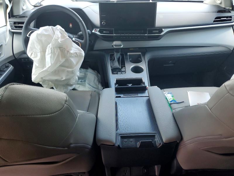 Photo 8 from auction – 2025 TOYOTA SIENNA with VIN 5TDJRKEC2SS245908