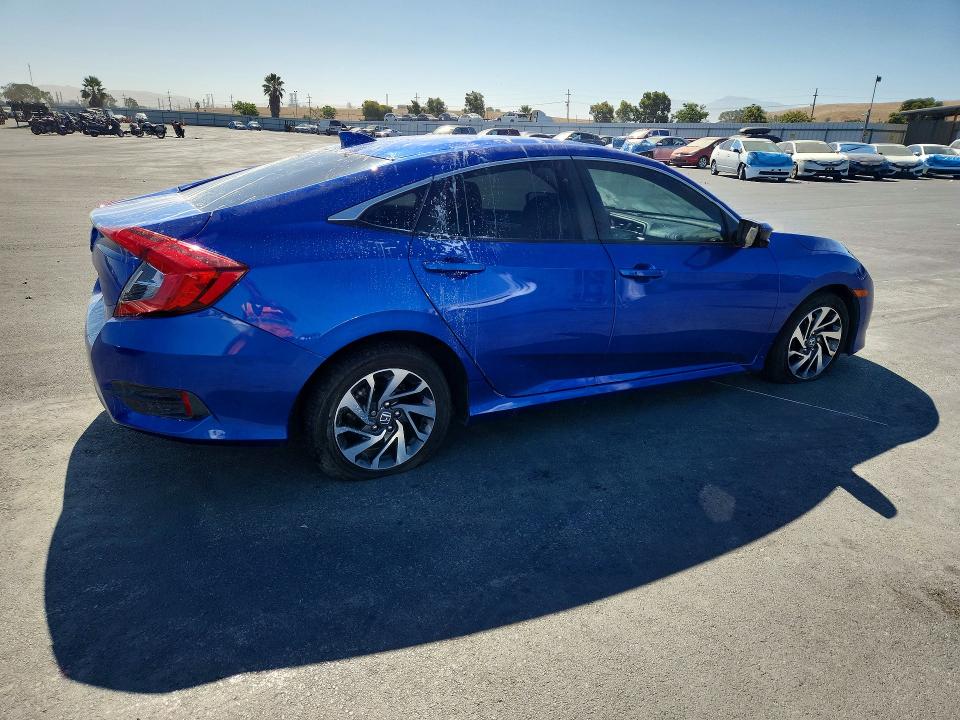 Photo 3 from auction – 2017 HONDA CIVIC with VIN 19XFC2F7XHE227037