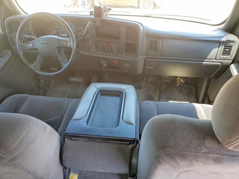 Photo 8 from auction – 2005 GMC NEW SIERRA with VIN 2GTEK13T551145204