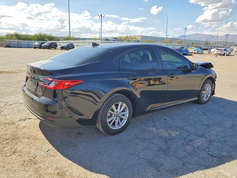 Photo 3 from auction – 2026 TOYOTA CAMRY with VIN 4T1DAACK7TU740705