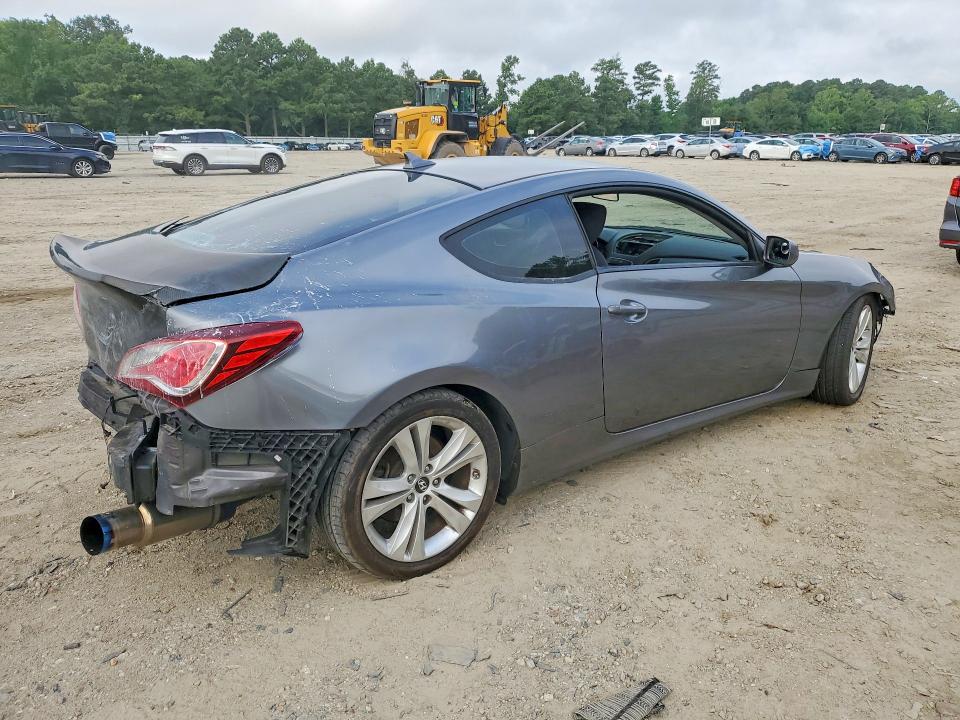 Photo 3 from auction – 2011 HYUNDAI GENESIS COUPE with VIN KMHHT6KD9BU063361