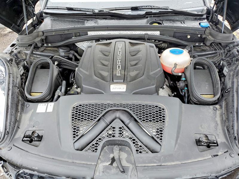 Photo 12 from auction – 2018 PORSCHE MACAN with VIN WP1AB2A59JLB36680