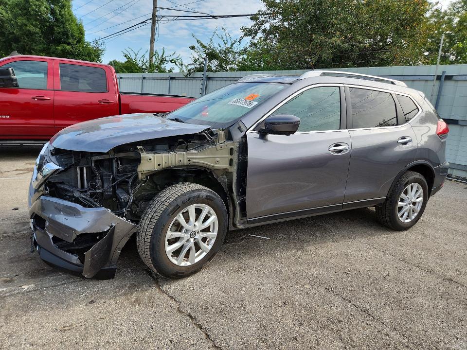 NISSAN ROGUE 2017 with VIN 5N1AT2MV0HC746600 - Photo from auction