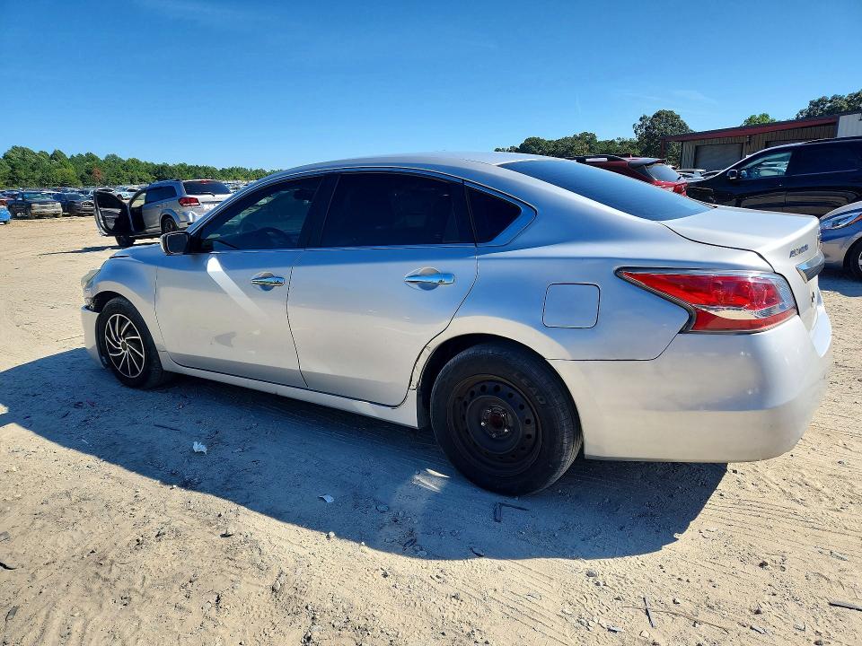 Photo 2 from auction – 2015 NISSAN ALTIMA with VIN 1N4AL3AP2FN335240