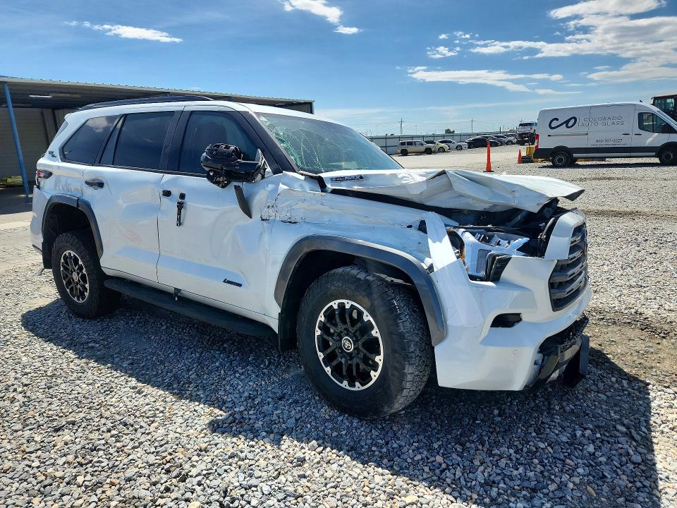 Photo 4 from auction – 2023 TOYOTA SEQUOIA with VIN 7SVAAABA2PX004085