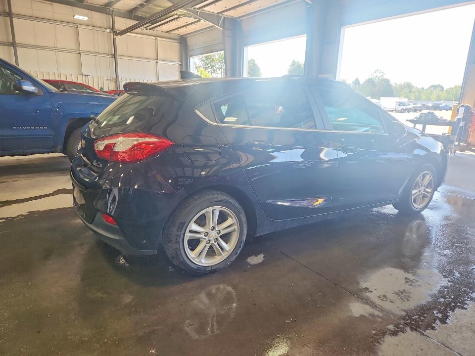 Photo 3 from auction – 2017 CHEVROLET CRUZE with VIN 3G1BE6SM2HS592480