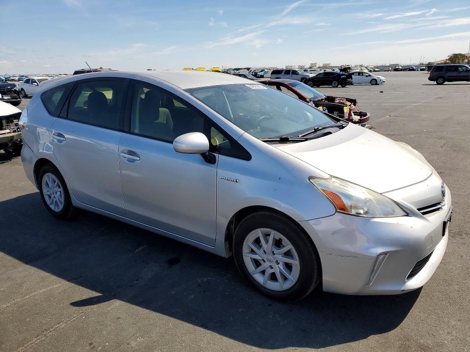 Photo 4 from auction – 2013 TOYOTA PRIUS V with VIN JTDZN3EU3D3233011