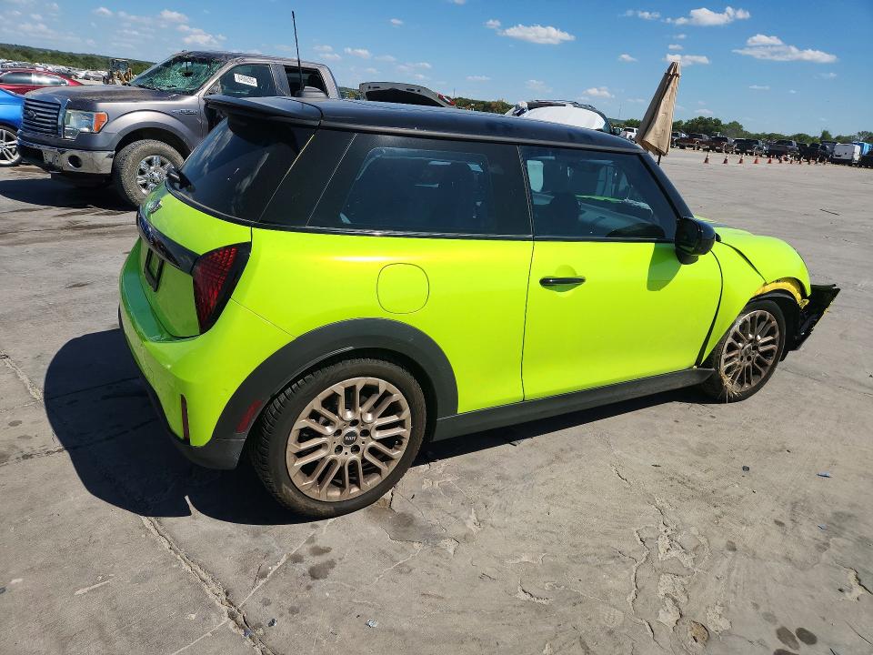 Фото 3 с аукциона – 2025 MINI COOPER с VIN WMW23GD09S2W27772