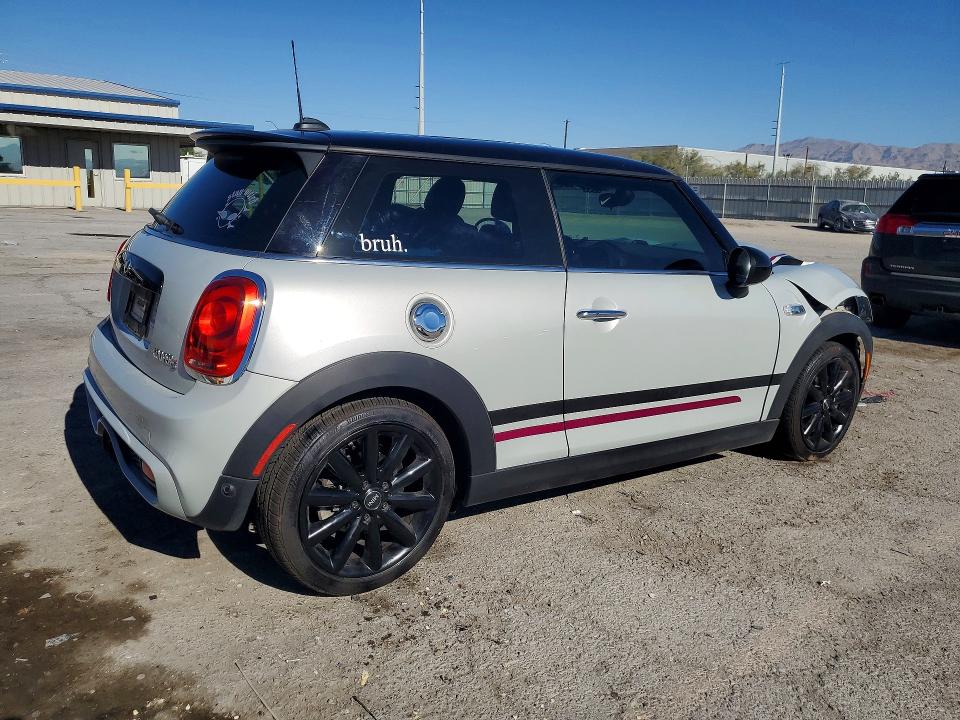 Photo 3 from auction – 2016 MINI COOPER with VIN WMWXP7C50G2A42564