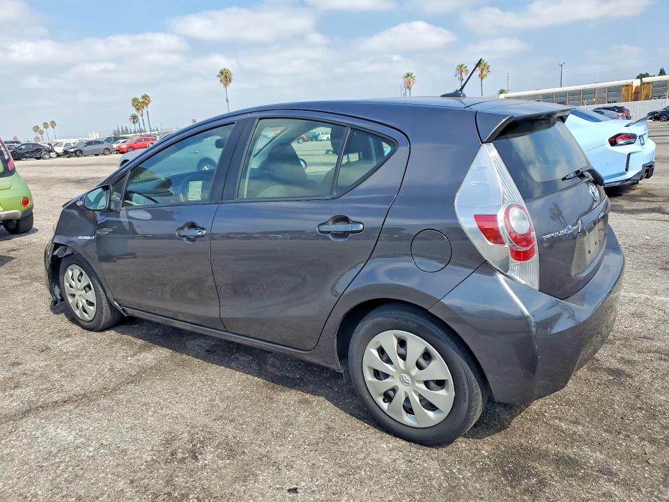 Photo 2 from auction – 2014 TOYOTA PRIUS C with VIN JTDKDTB34E1064498