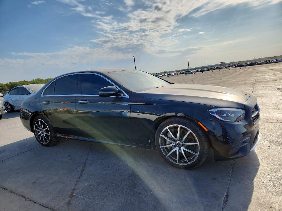 Photo 4 from auction – 2022 MERCEDES-BENZ E with VIN W1KZF8DB0NB044257