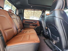 صورة رقم 10 من المزاد - 2021 RAM 1500 مع VIN 1C6SRFKT8MN682022