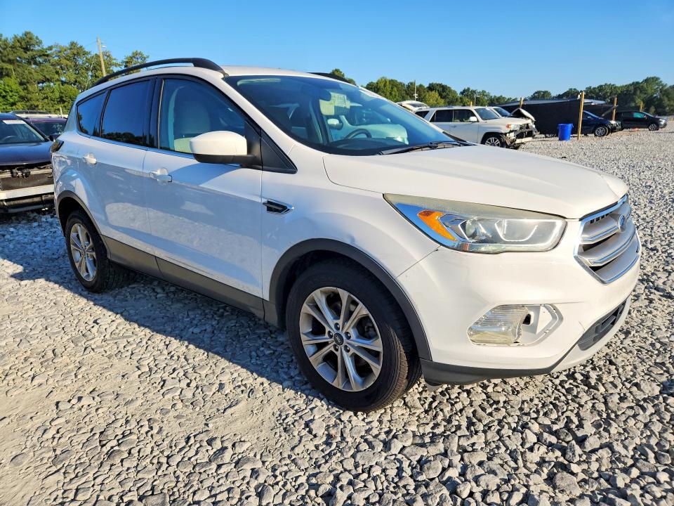 Photo 4 from auction – 2017 FORD ESCAPE with VIN 1FMCU0GDXHUC59105