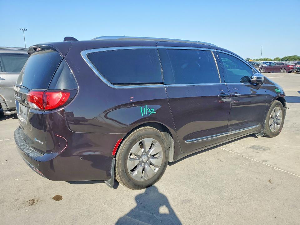 Photo 3 from auction – 2017 CHRYSLER PACIFICA with VIN 2C4RC1N72HR712540