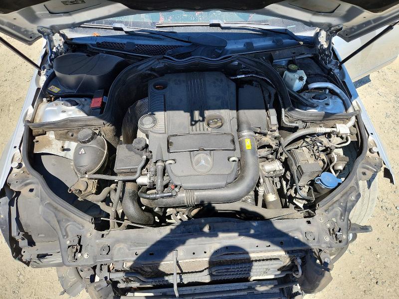 Photo 11 from auction – 2014 MERCEDES-BENZ C with VIN WDDGF4HB0ER305520