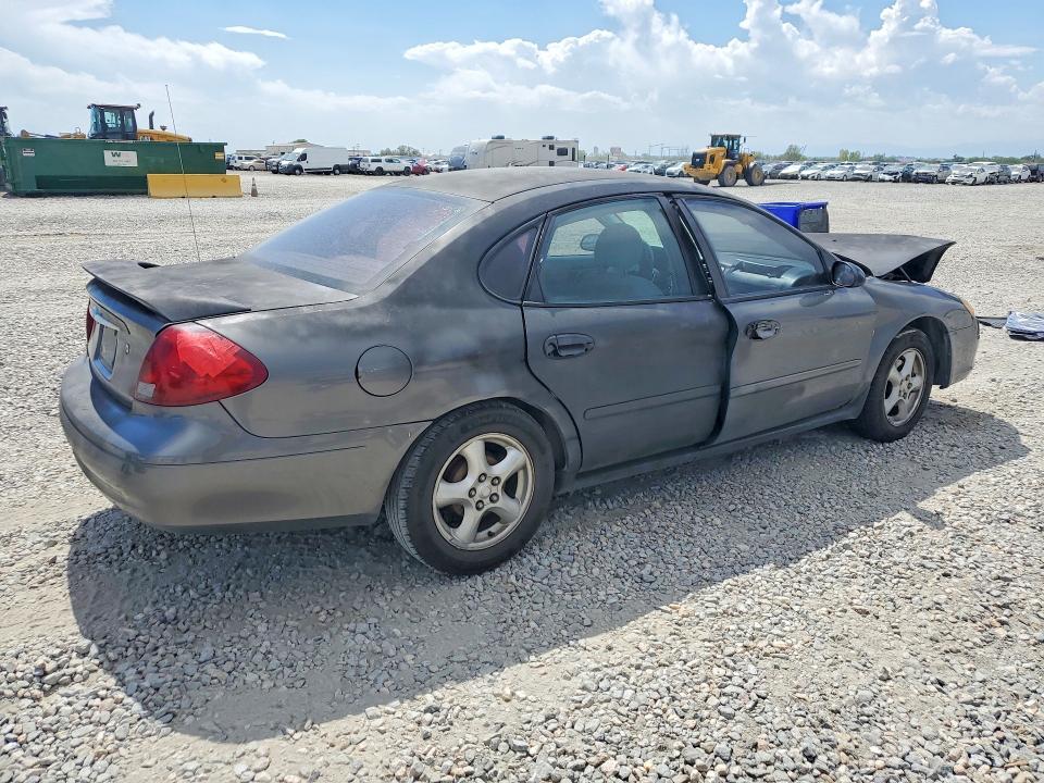 Photo 3 from auction – 2002 FORD TAURUS with VIN 1FAFP55S82G214909