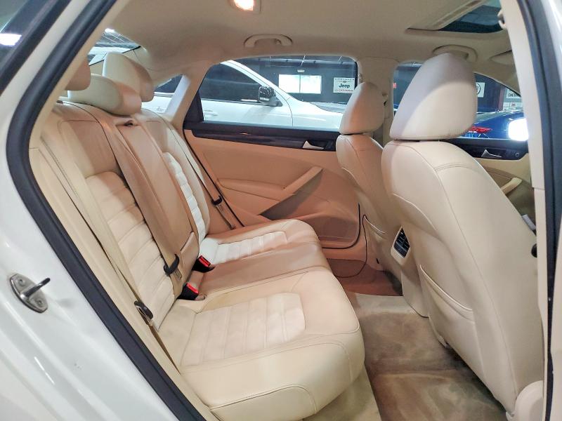 Photo 10 from auction – 2014 VOLKSWAGEN PASSAT with VIN 1VWCN7A35EC031327