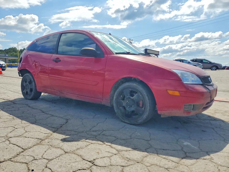 Photo 4 from auction – 2005 FORD FOCUS with VIN 3FAHP31N25R116274