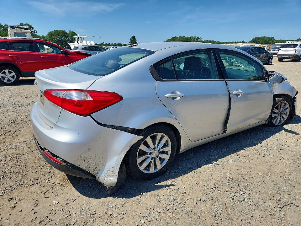 Photo 3 from auction – 2015 KIA FORTE with VIN KNAFX4A67F5272201