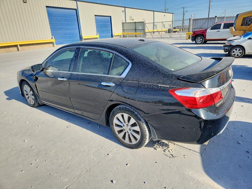 Photo 2 from auction – 2015 HONDA ACCORD with VIN 1HGCR3F89FA027073