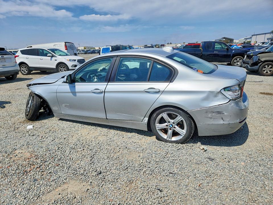 Photo 2 from auction – 2013 BMW 328 with VIN WBA3C1G50DNR45841