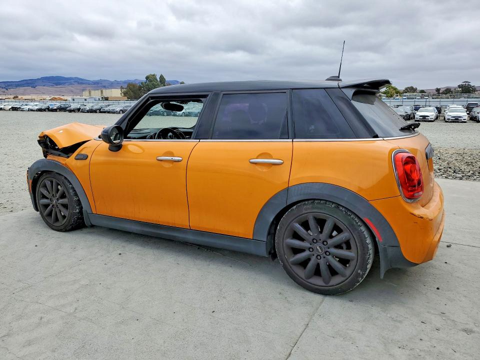 Photo 2 from auction – 2016 MINI COOPER with VIN WMWXU3C53G2D31486