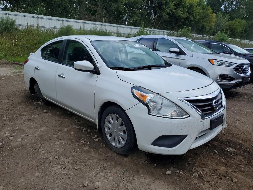 Снимка 4 от търг – 2015 NISSAN VERSA с VIN 3N1CN7AP8FL889874