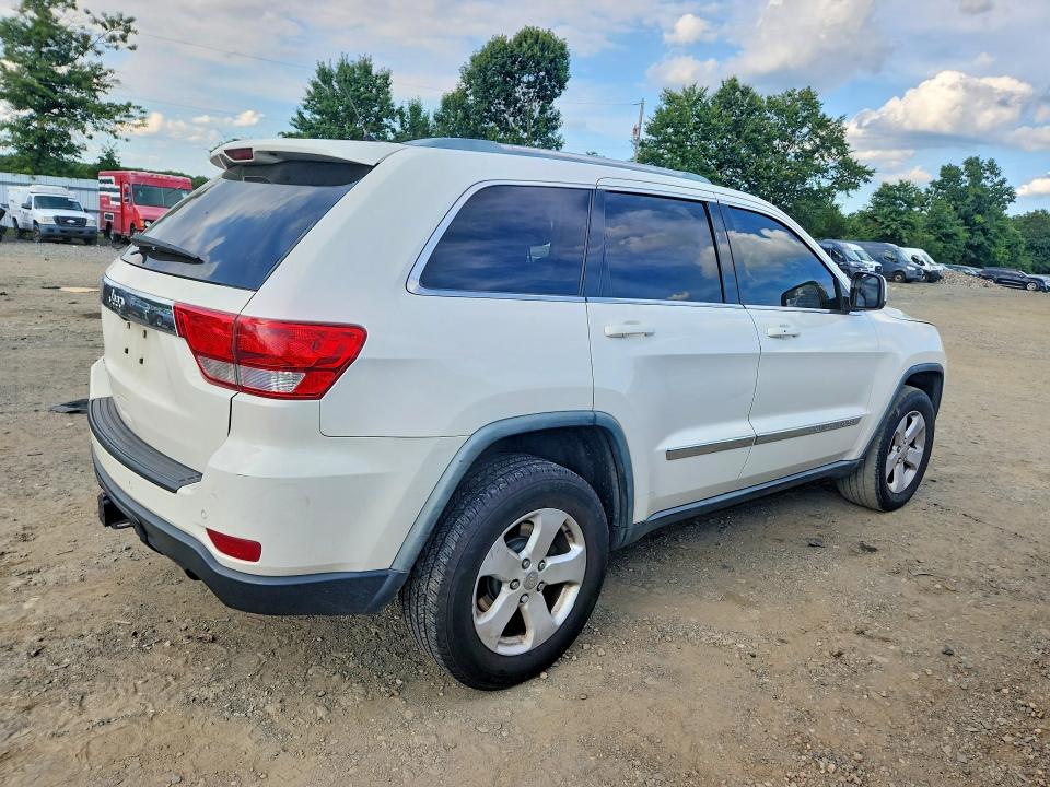 Photo 3 from auction – 2011 JEEP GRAND CHEROKEE with VIN 1J4RR4GG7BC544448