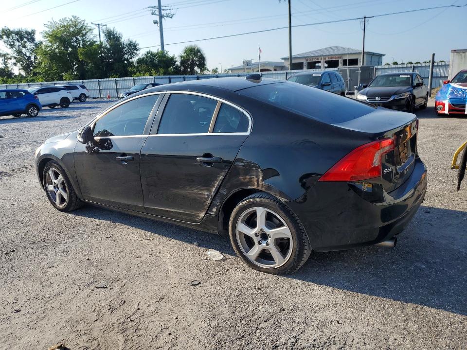 Photo 2 from auction – 2013 VOLVO S60 with VIN YV1612FSXD2201792