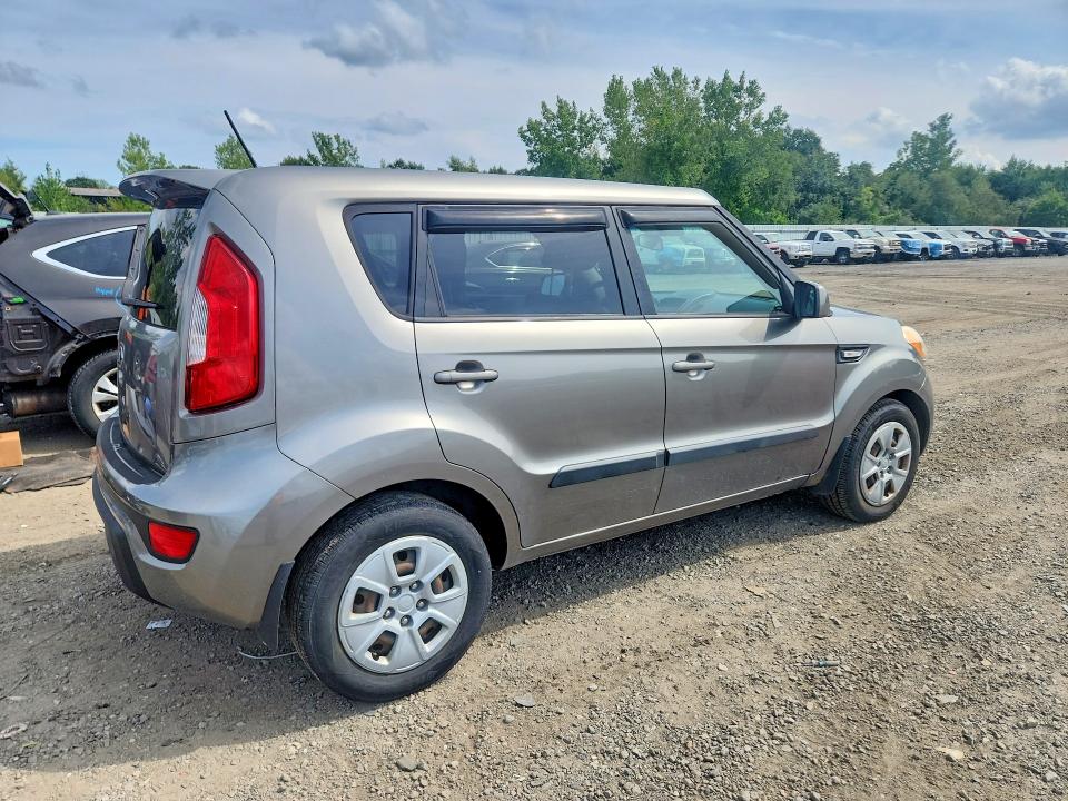Foto 3 de la subasta – 2013 KIA SOUL con VIN KNDJT2A58D7525371