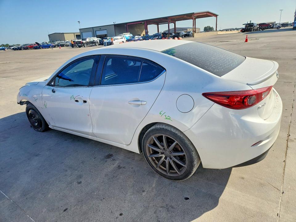 Photo 2 from auction – 2018 MAZDA 3 with VIN 3MZBN1V32JM183450
