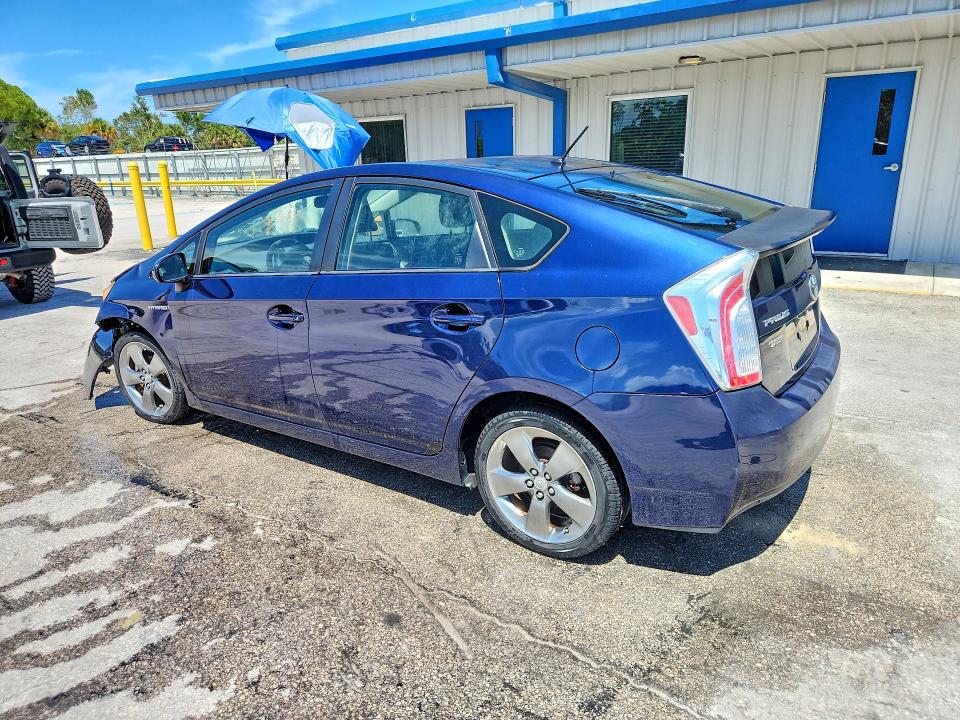 Photo 2 from auction – 2013 TOYOTA PRIUS with VIN JTDKN3DU3D0354318