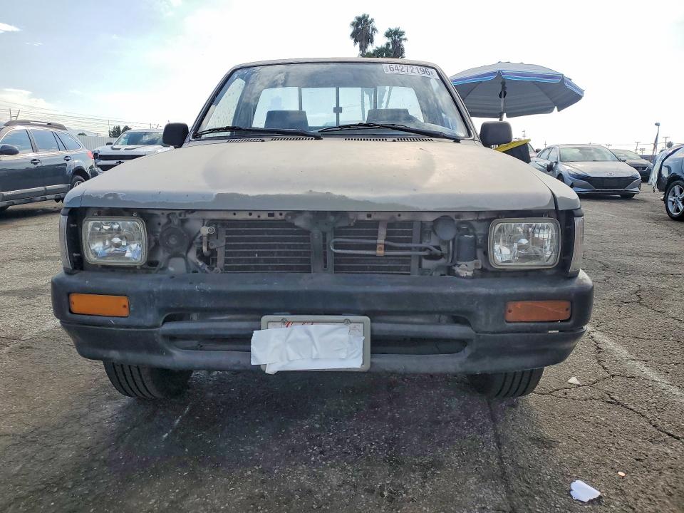 Photo 5 from auction – 1994 TOYOTA PICKUP with VIN 4TARN81A4RZ179176